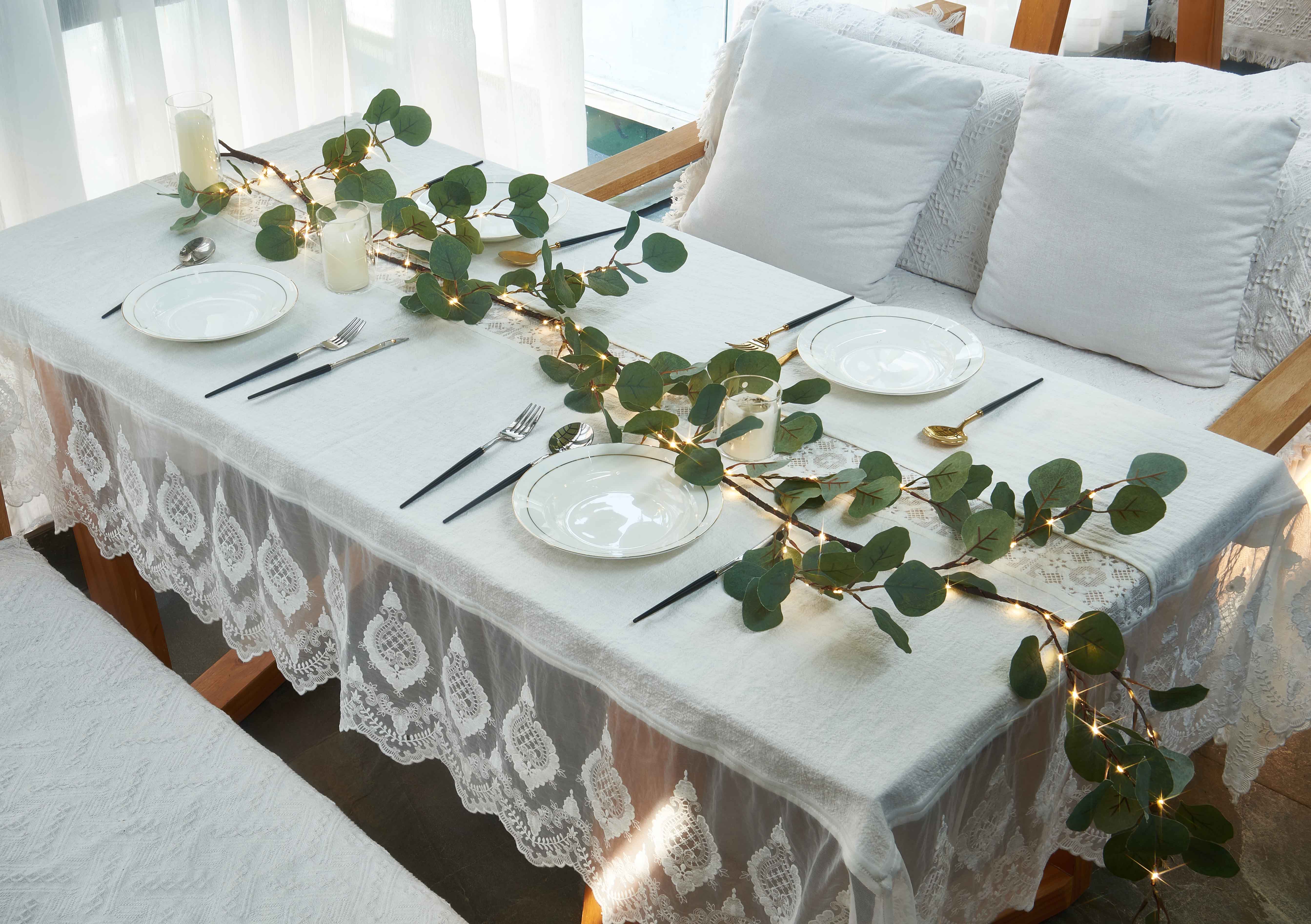 Forest-themed Eucalyptus Leaf Wreath LED Decorative Light, Trendy And Stylish Holiday Decoration, Perfect For Photos In The Living Room And Bedroom.