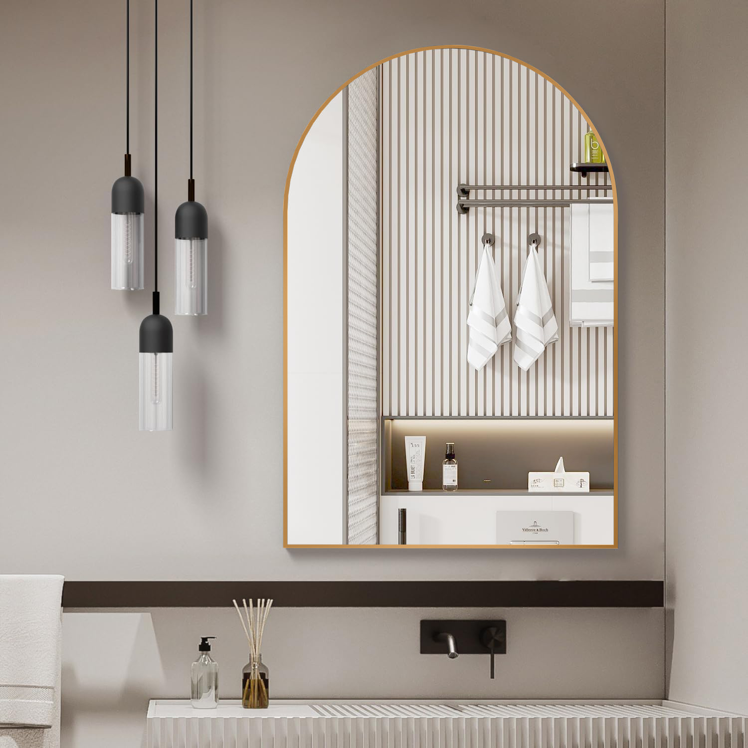 Espejo de baño de pared arqueado 24x32 pulgadas, con marco de metal dorado