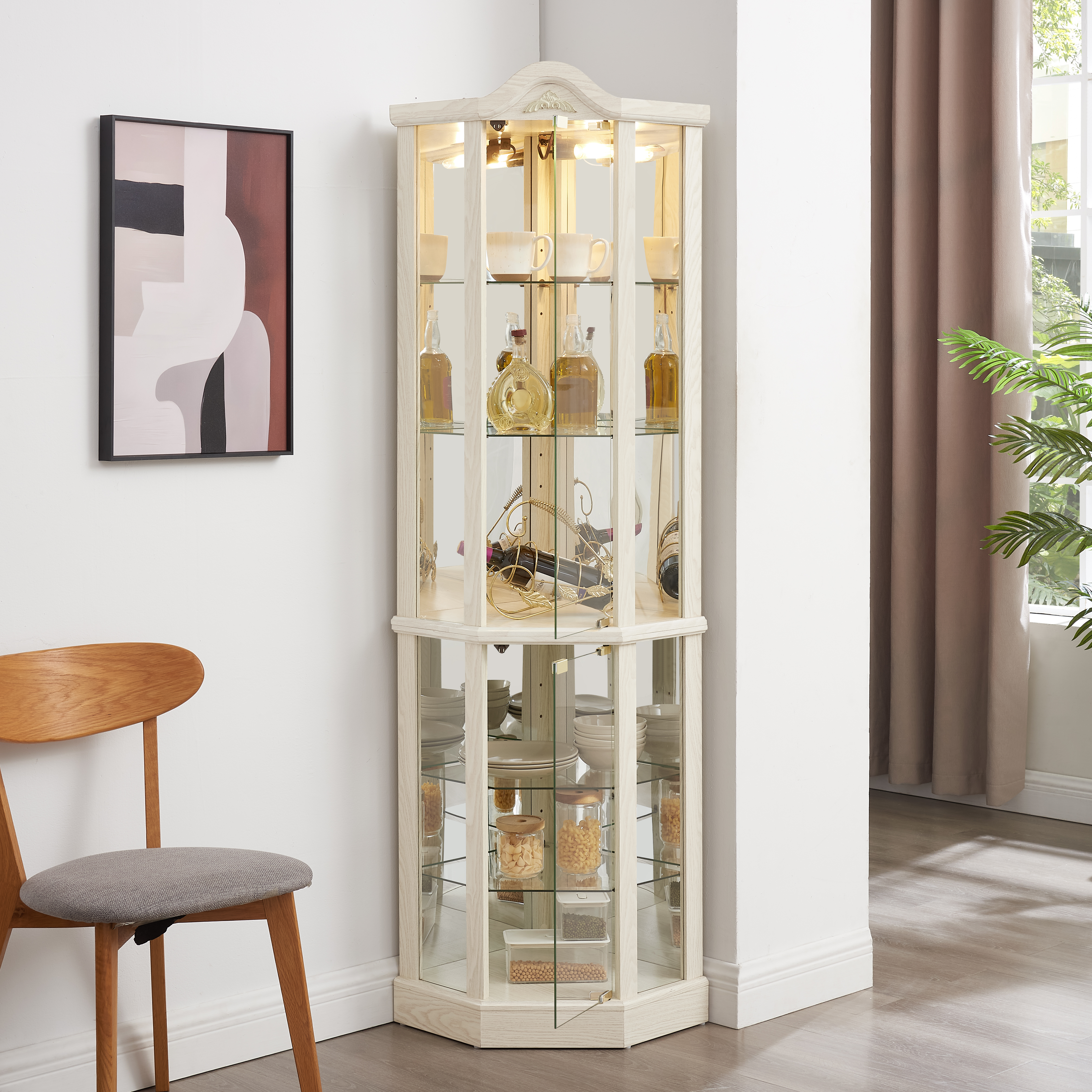 Vitrina esquinera de cristal con luz, estantes ajustables y decoración tallada