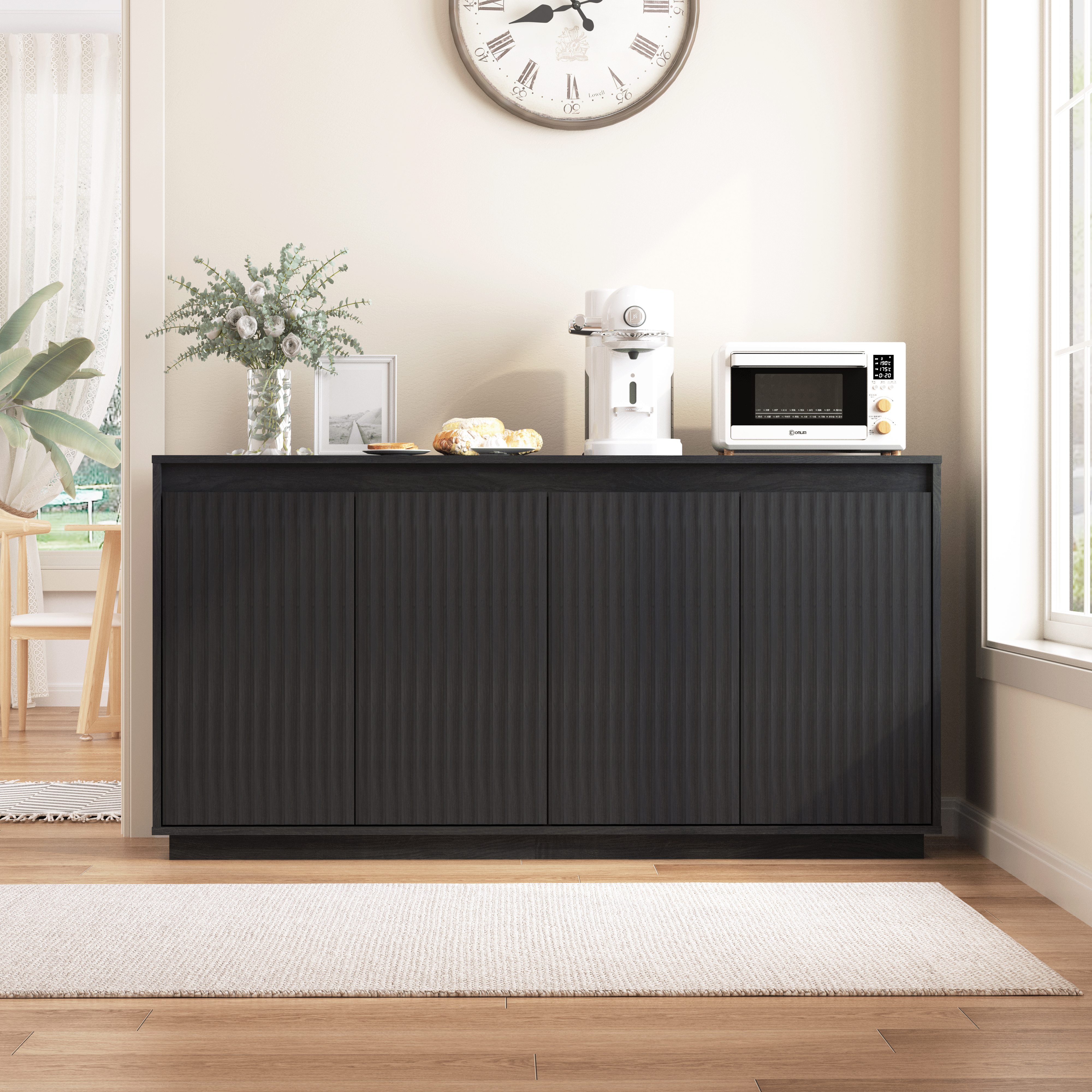 Aparador buffet de madera negra con 4 puertas y toma de corriente para comedor