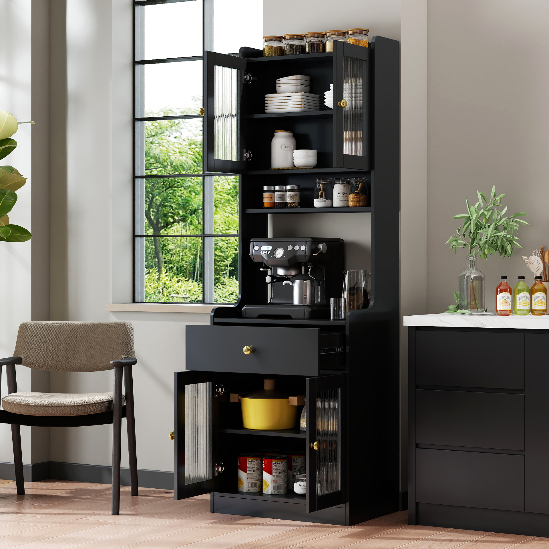 Gabinete de despensa de cocina negro, estilo rústico, con soporte para microondas