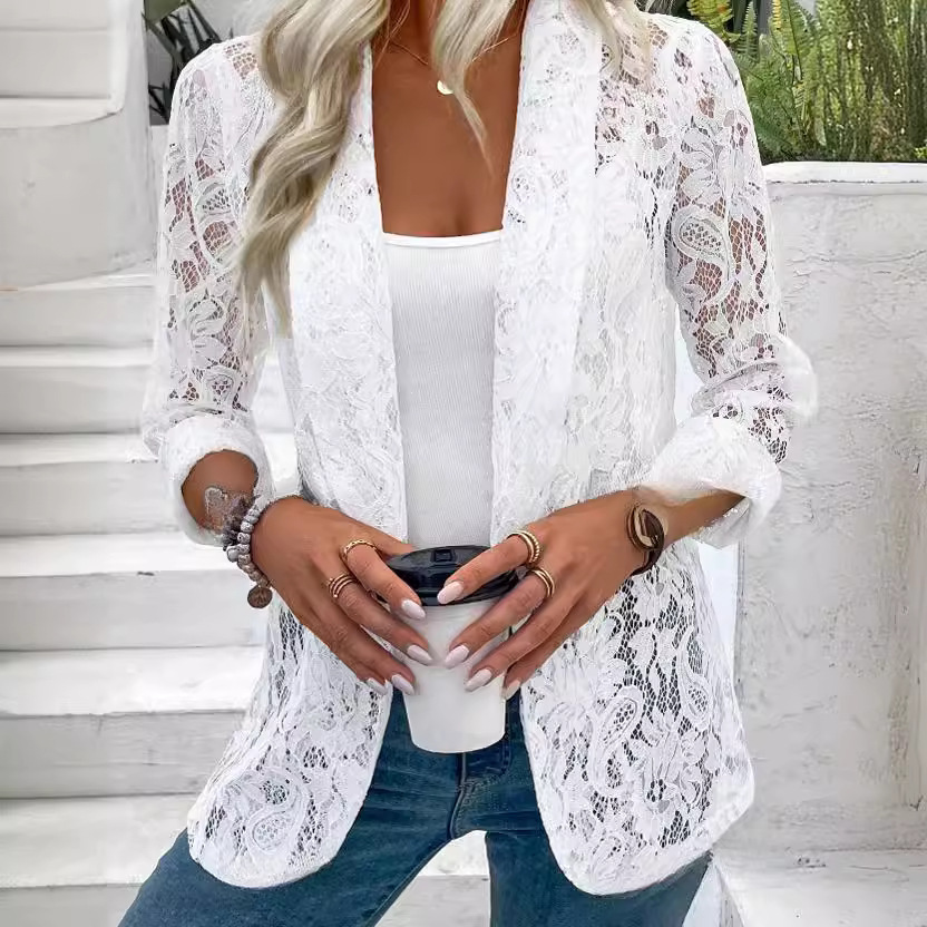 Blusa estilo chaqueta de encaje