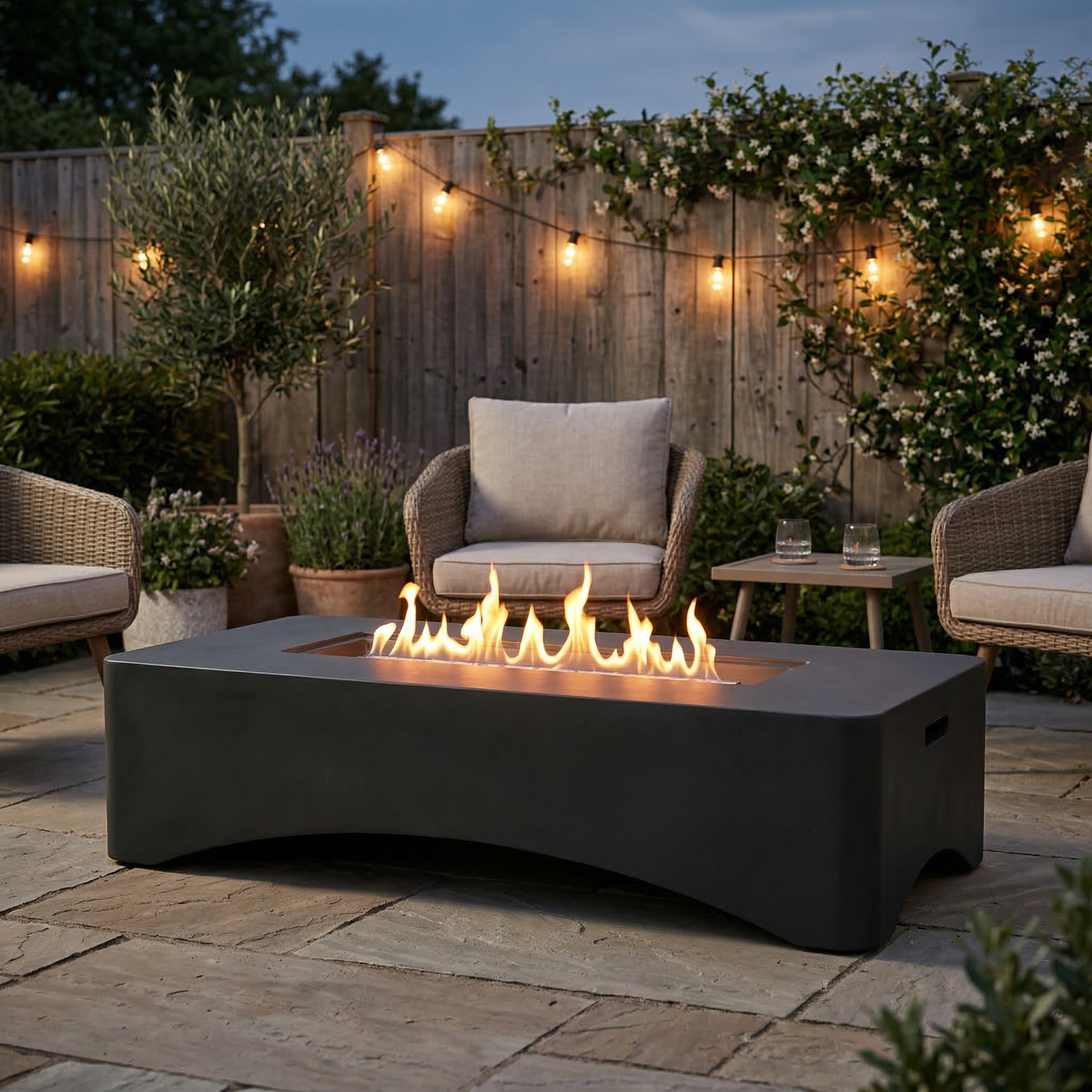 Mesa fogata de propano de 56, rectangular, 50,000 BTU, exterior, concreto, gris oscuro.