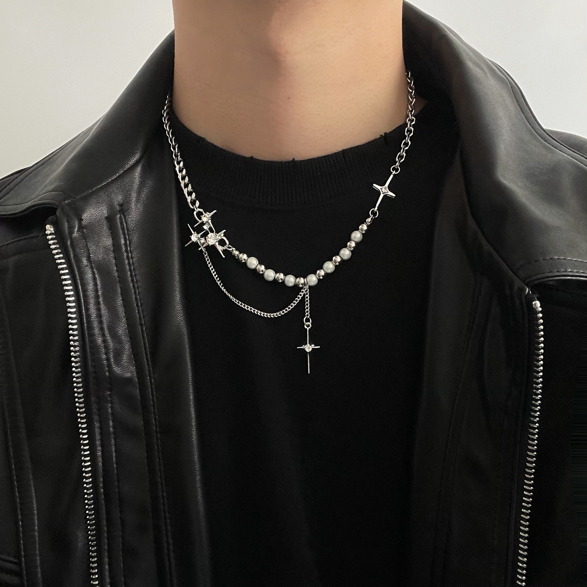 Collar unisex con estrellas de ocho puntas y perlas reflectantes