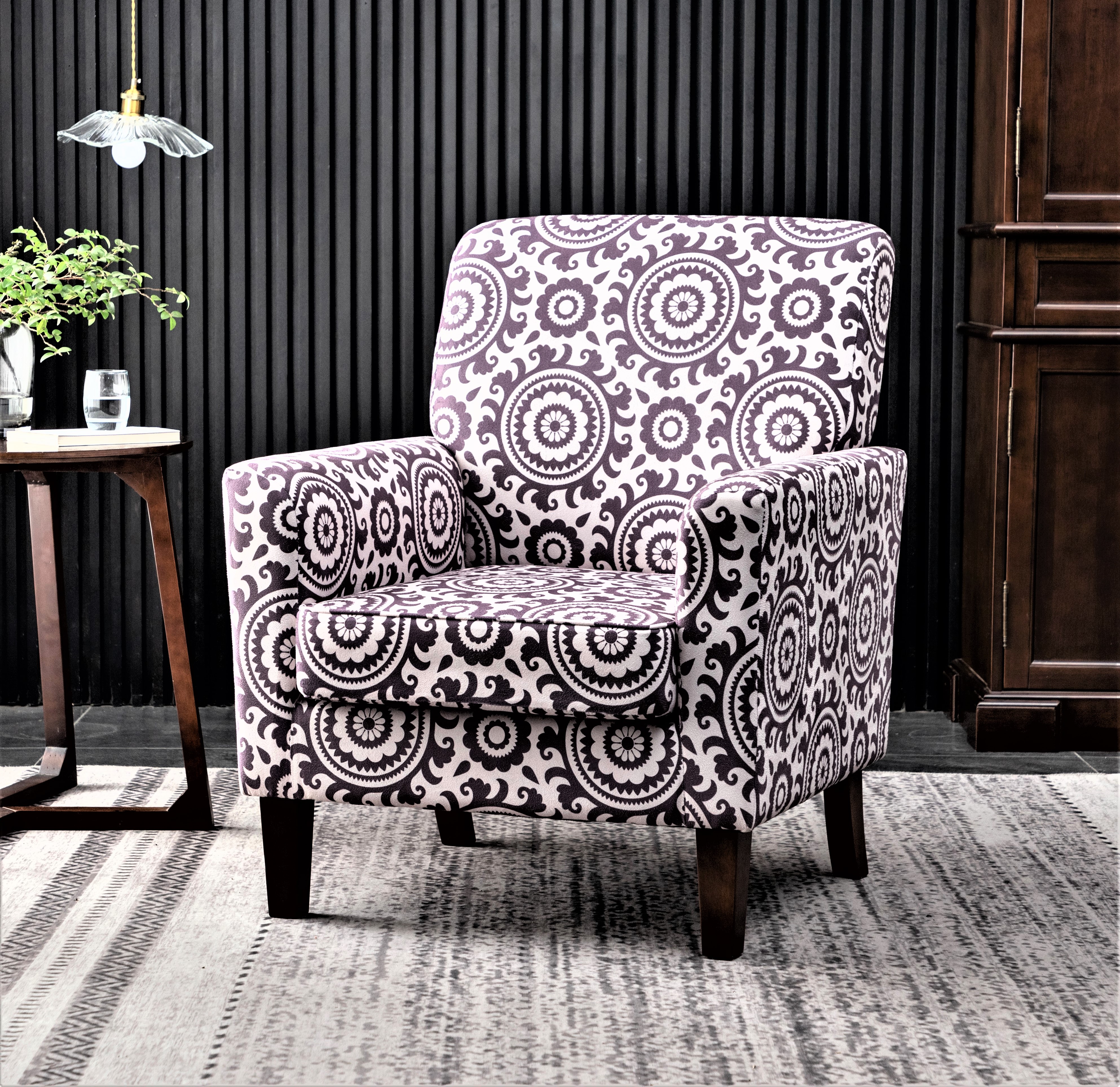 Sillón estampado de poliéster, marco de madera de abedul, patas cónicas, para sala
