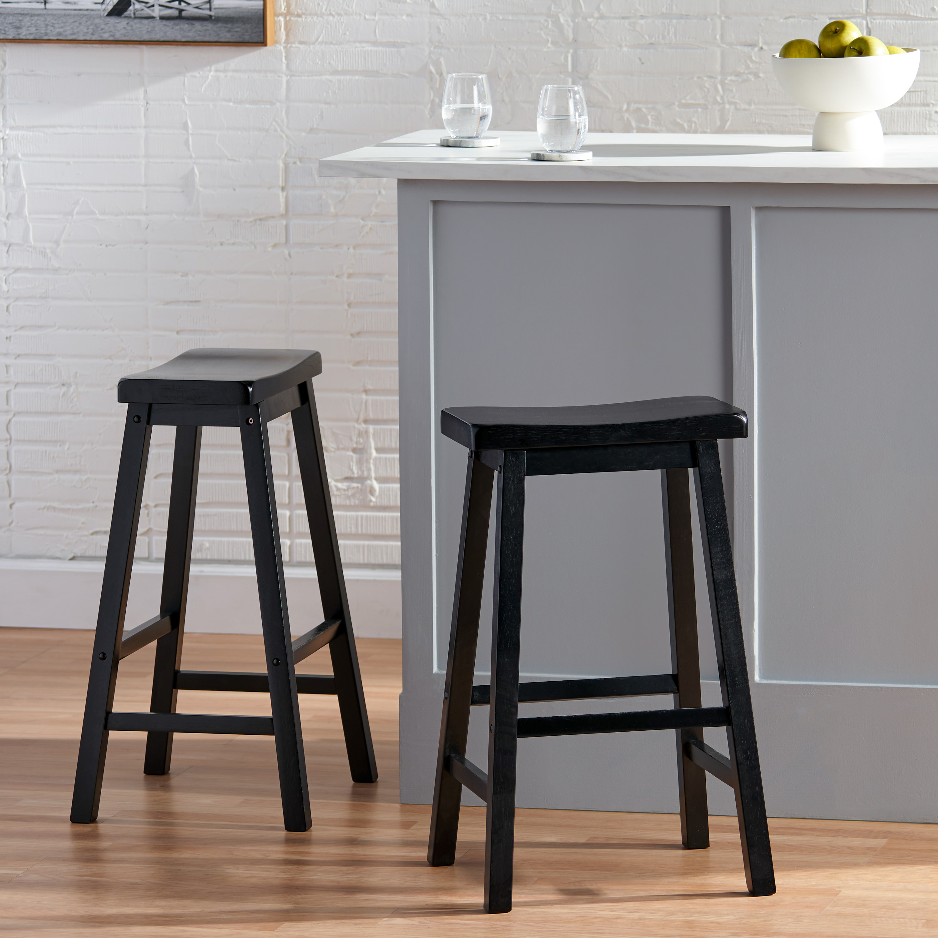 Taburete POMEROY tipo silla de montar de 29 pulgadas