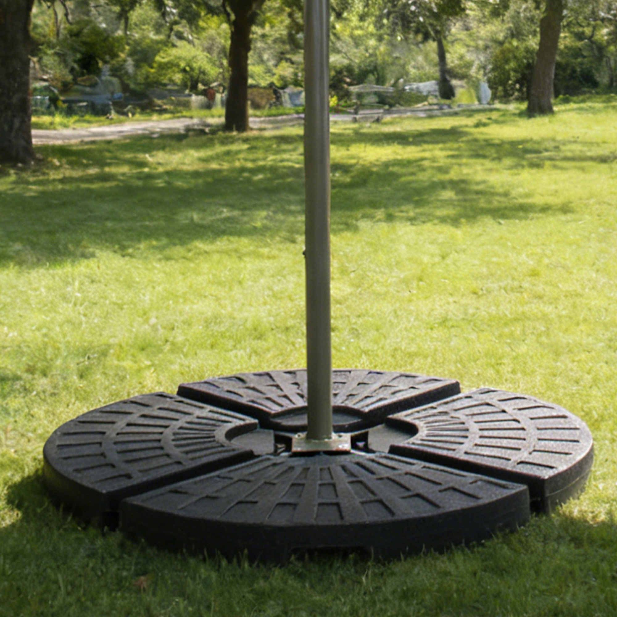 Base para sombrilla voladiza de 220 libras, 4 paneles, HDPE, apilable, negra