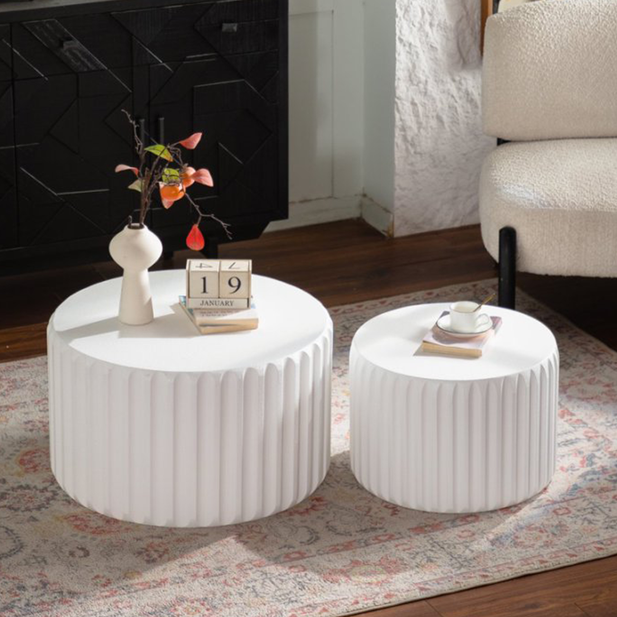 White Scalloped Round Coffee Table Set Nesting Design, Elegant Curved-Edge Shape For Cozy Living Room Styling