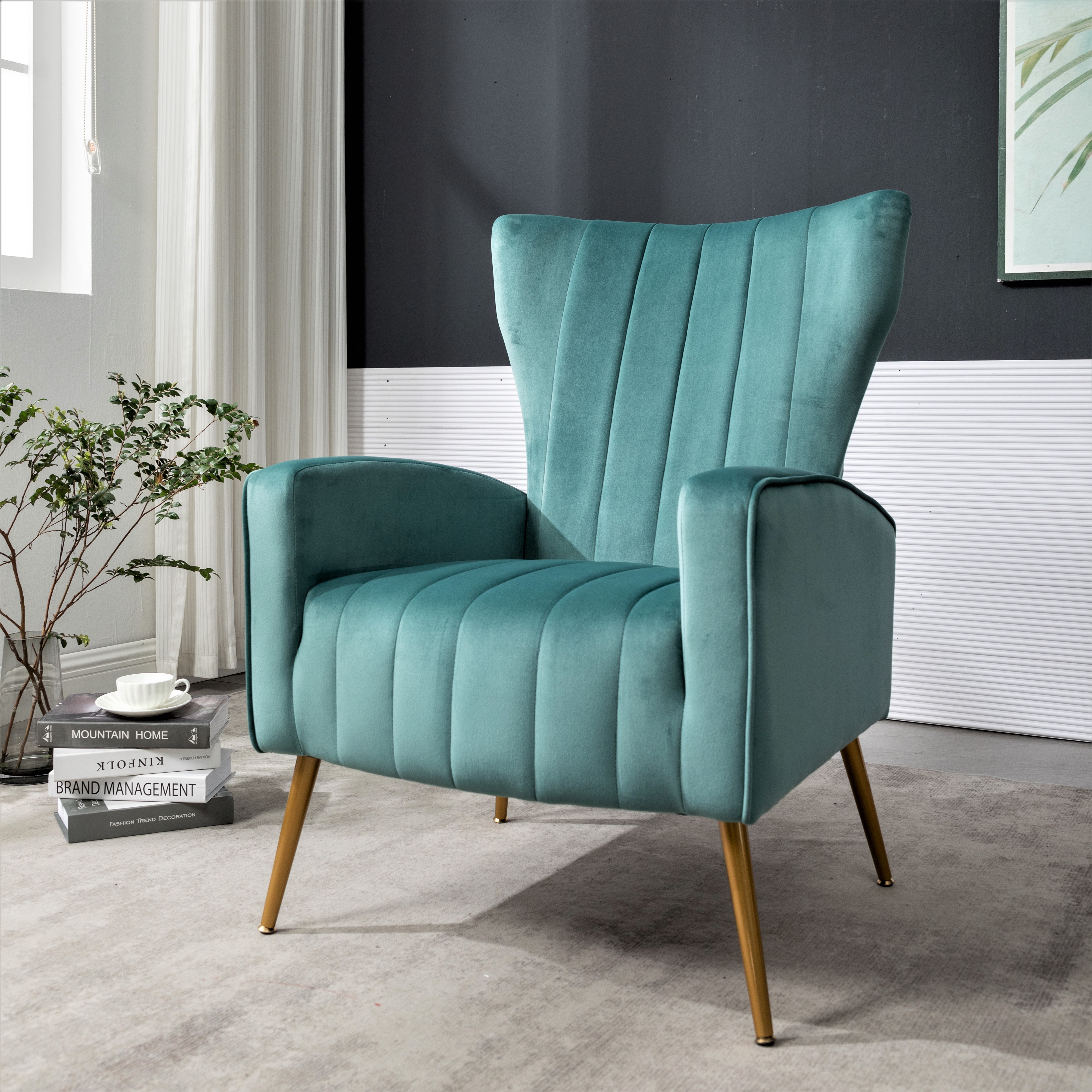 Sillón auxiliar de terciopelo con patas de metal, tapizado moderno.
