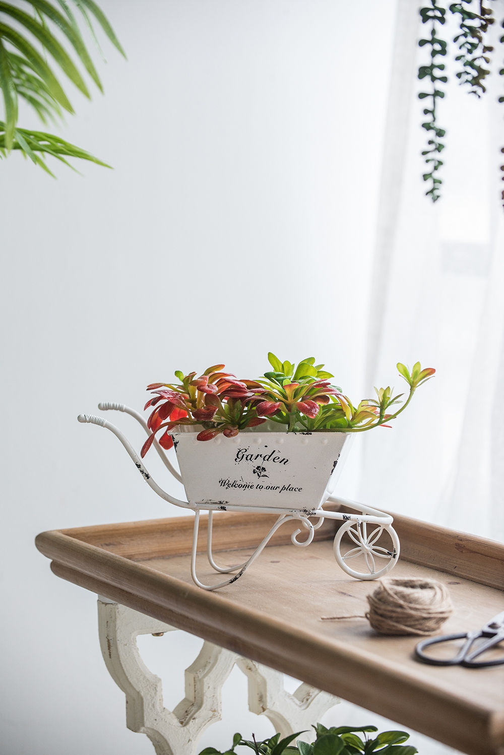 Macetero decorativo de metal blanco envejecido, 11.5x4x7 pulgadas, para mesa