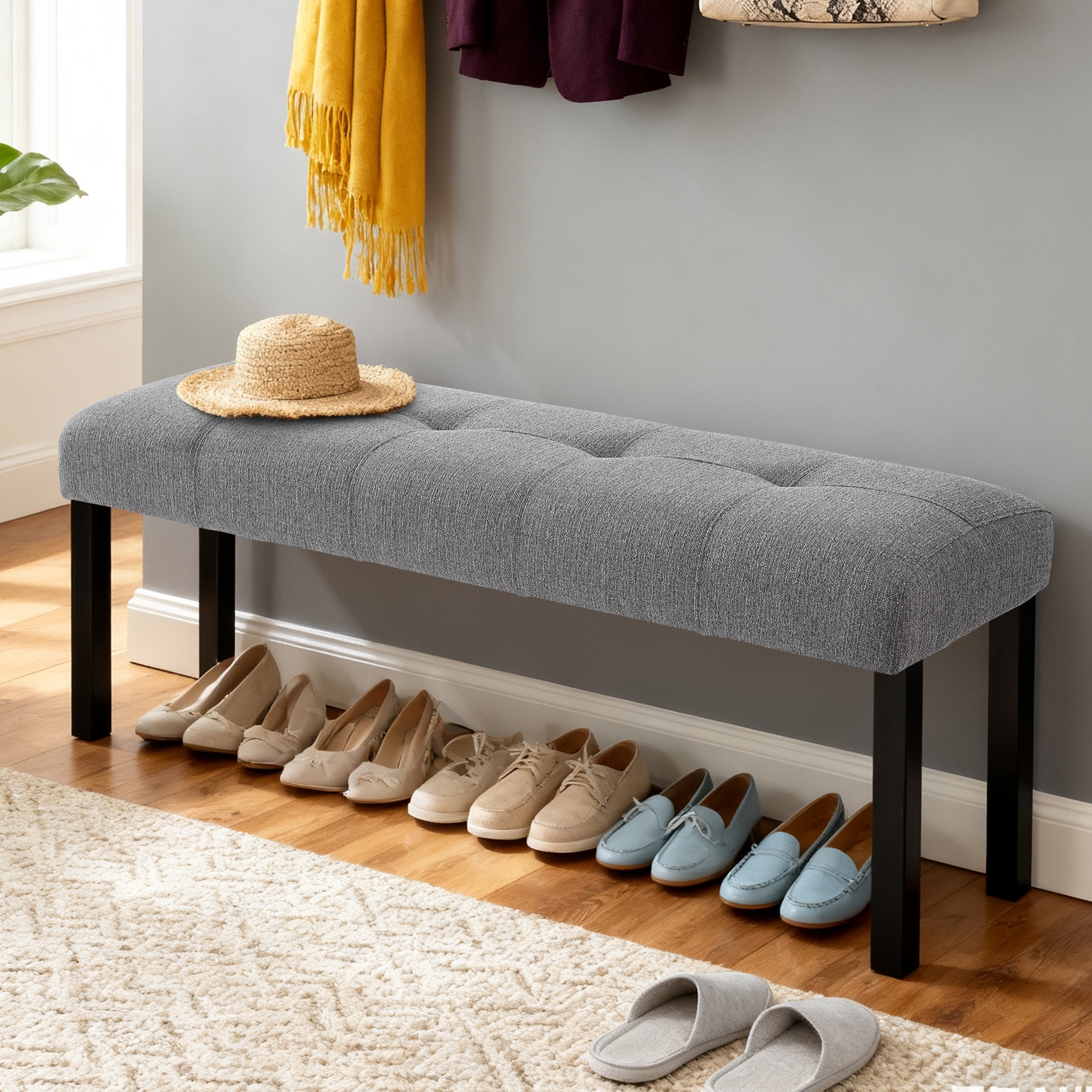 Banco tapizado moderno de lino con patas de madera, gris