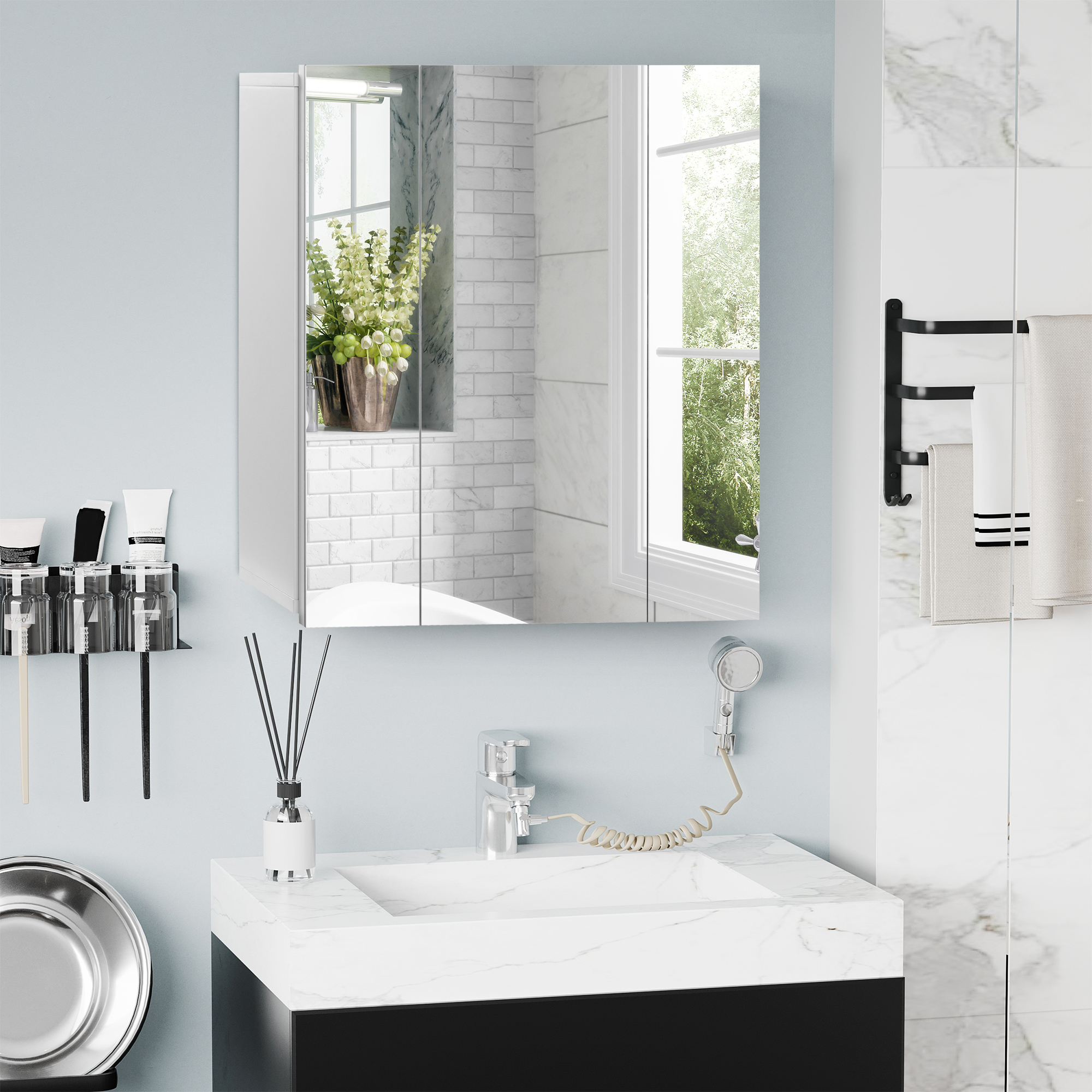 Gabinete de baño con espejo, 3 puertas y estantes ajustables, blanco