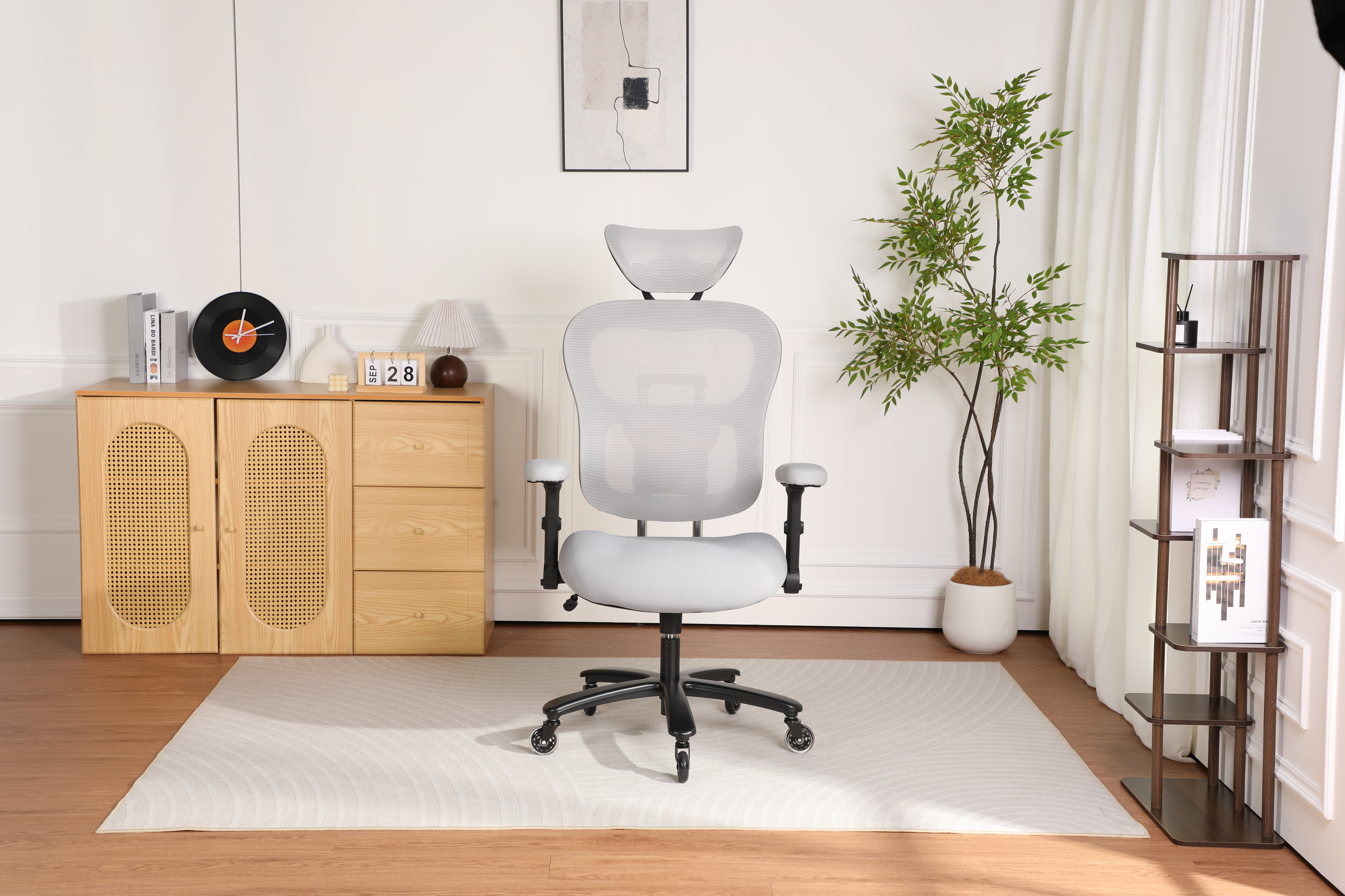 Silla de oficina/gamer grande y alta, 500 libras, malla transpirable, brazos abatibles, gris