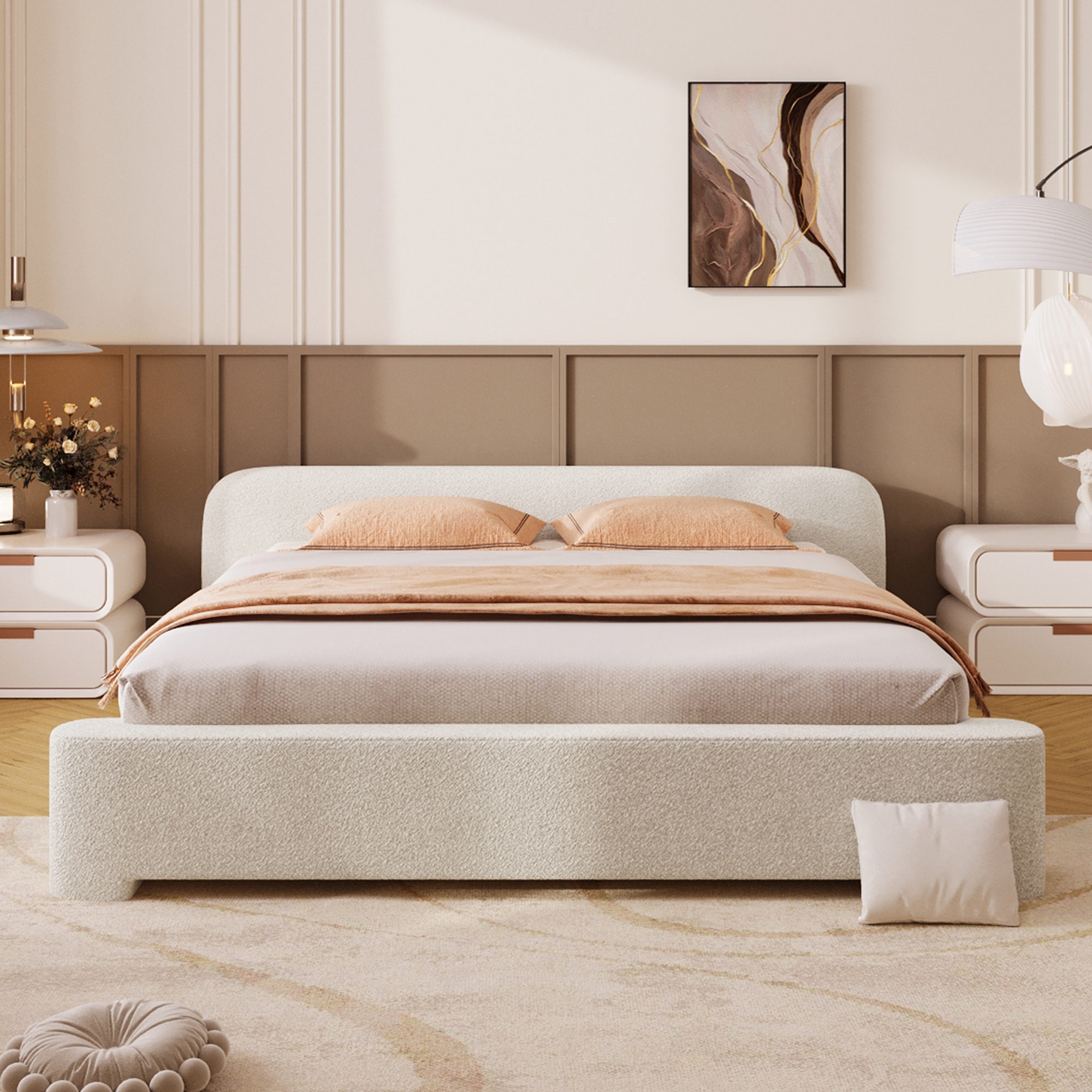 Cama tapizada blanca acogedora, tamaño matrimonial