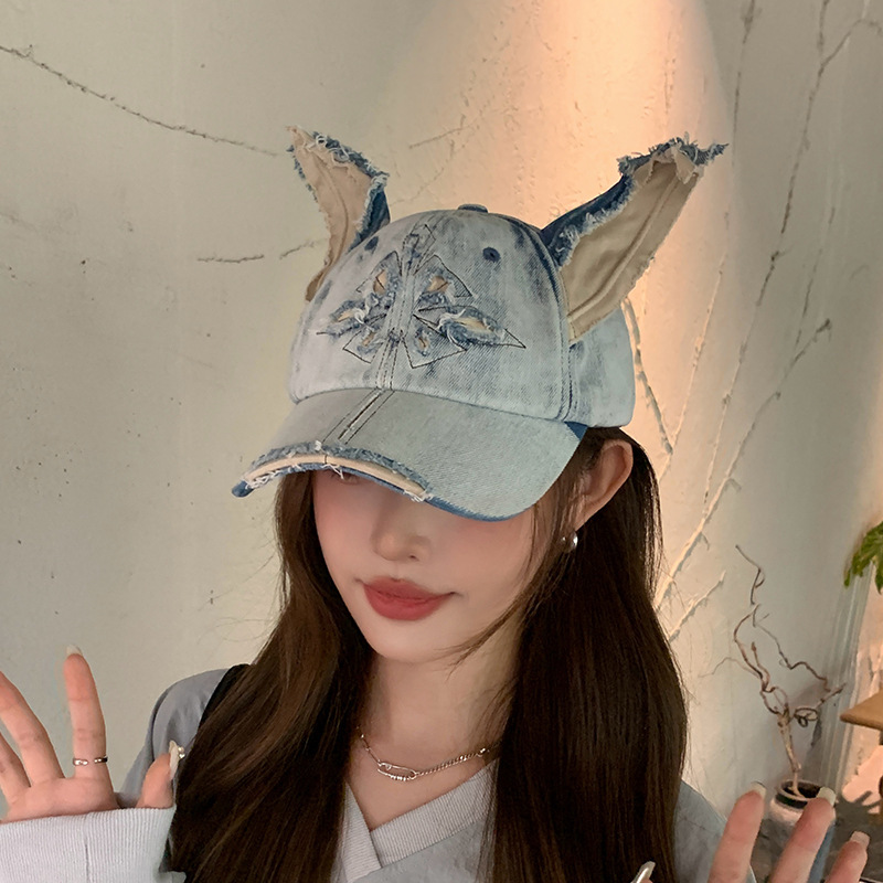Gorra de béisbol de mezclilla lavada con orejas de Doberman y efecto desgastado