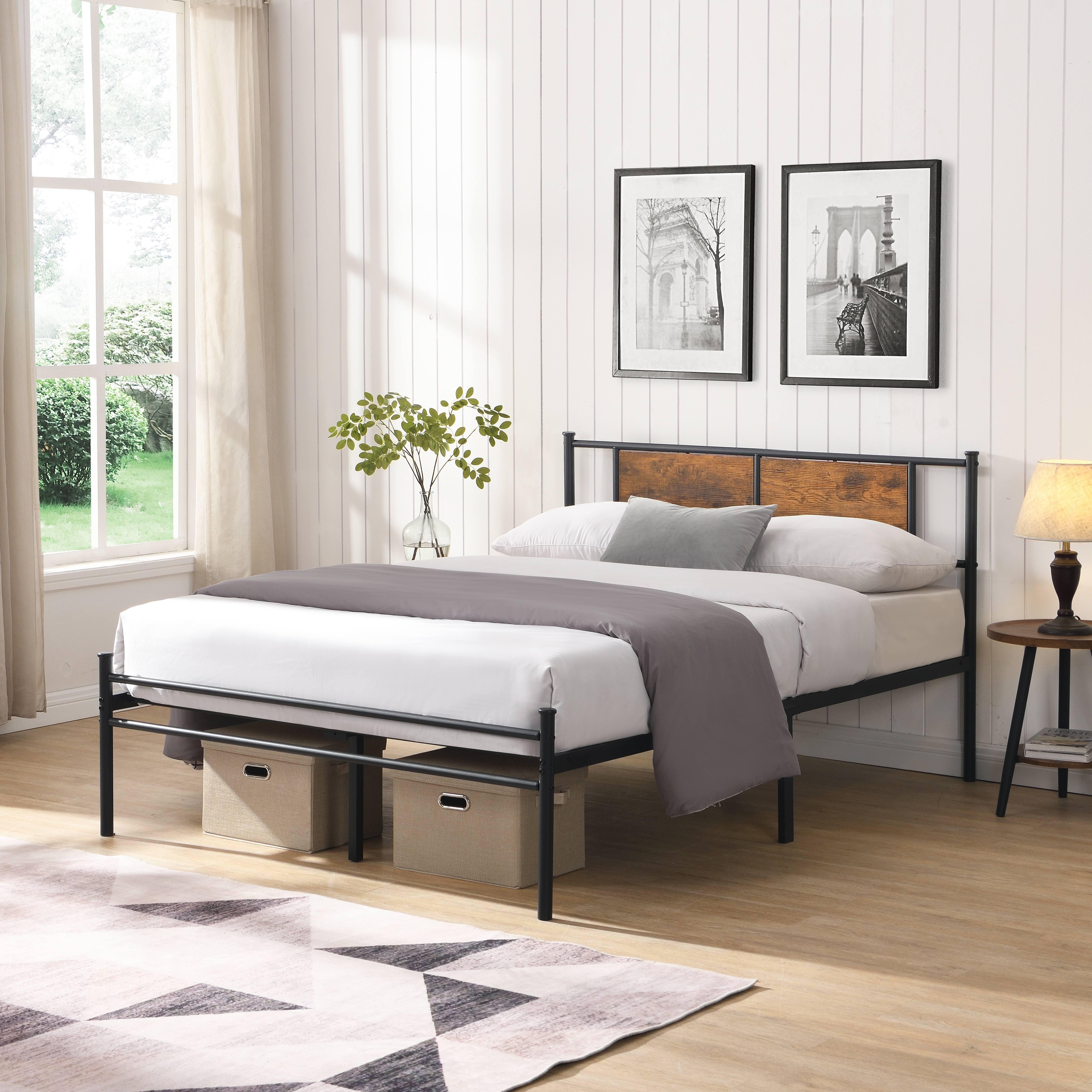 Base de cama King Size de metal con cabecero de panel de madera, negro