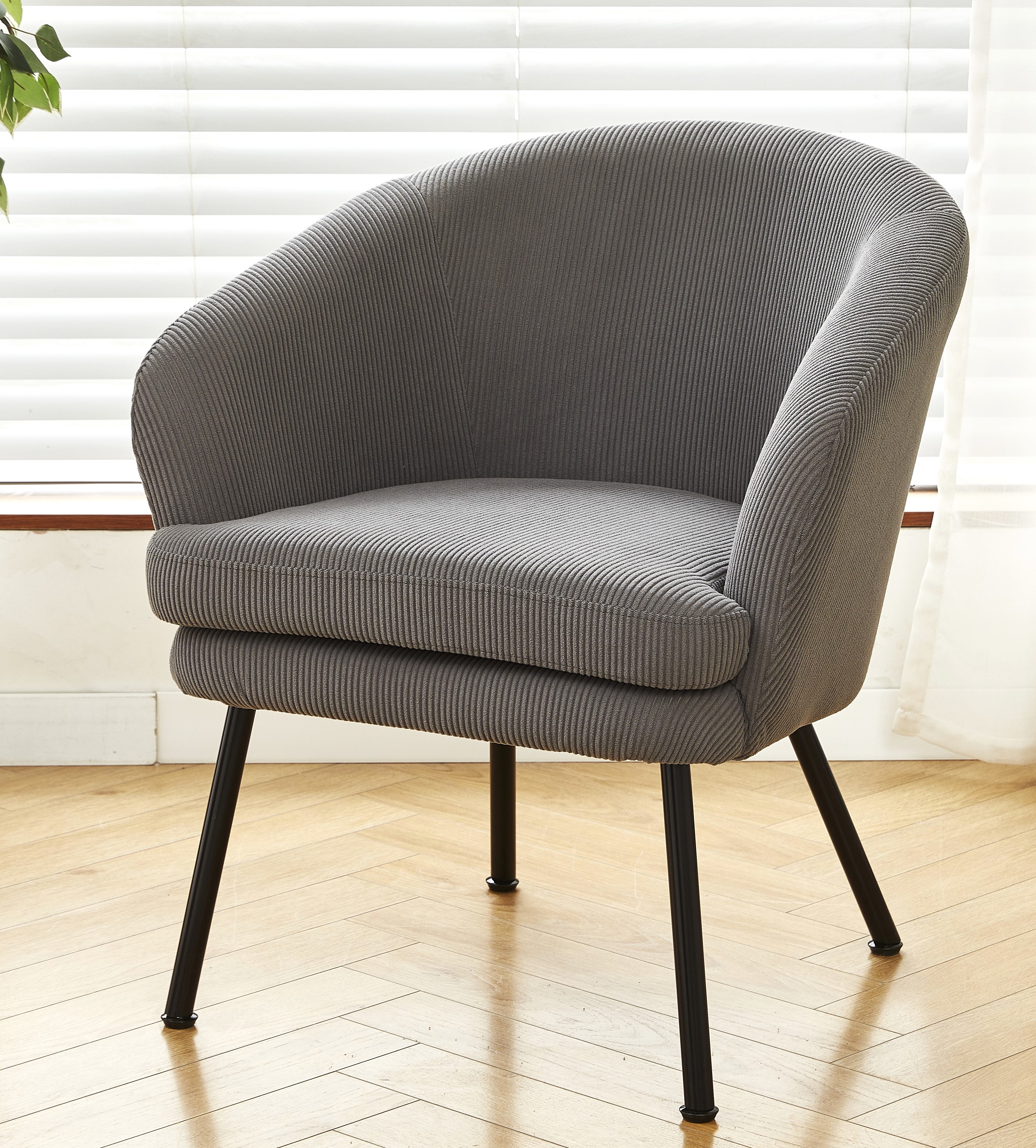 Sillón decorativo moderno de pana con patas de metal negro